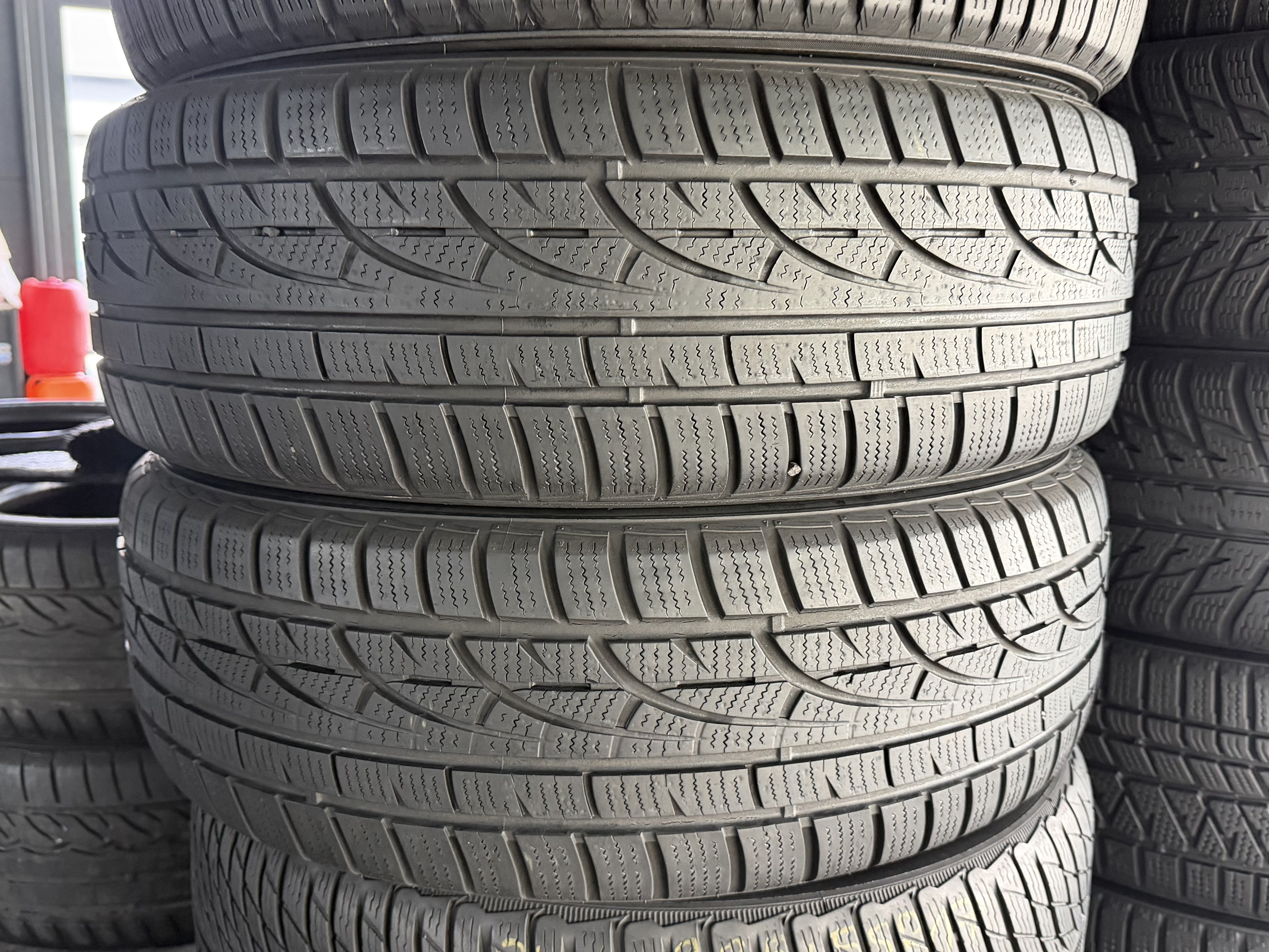 Шини б\у 225/65 R17
