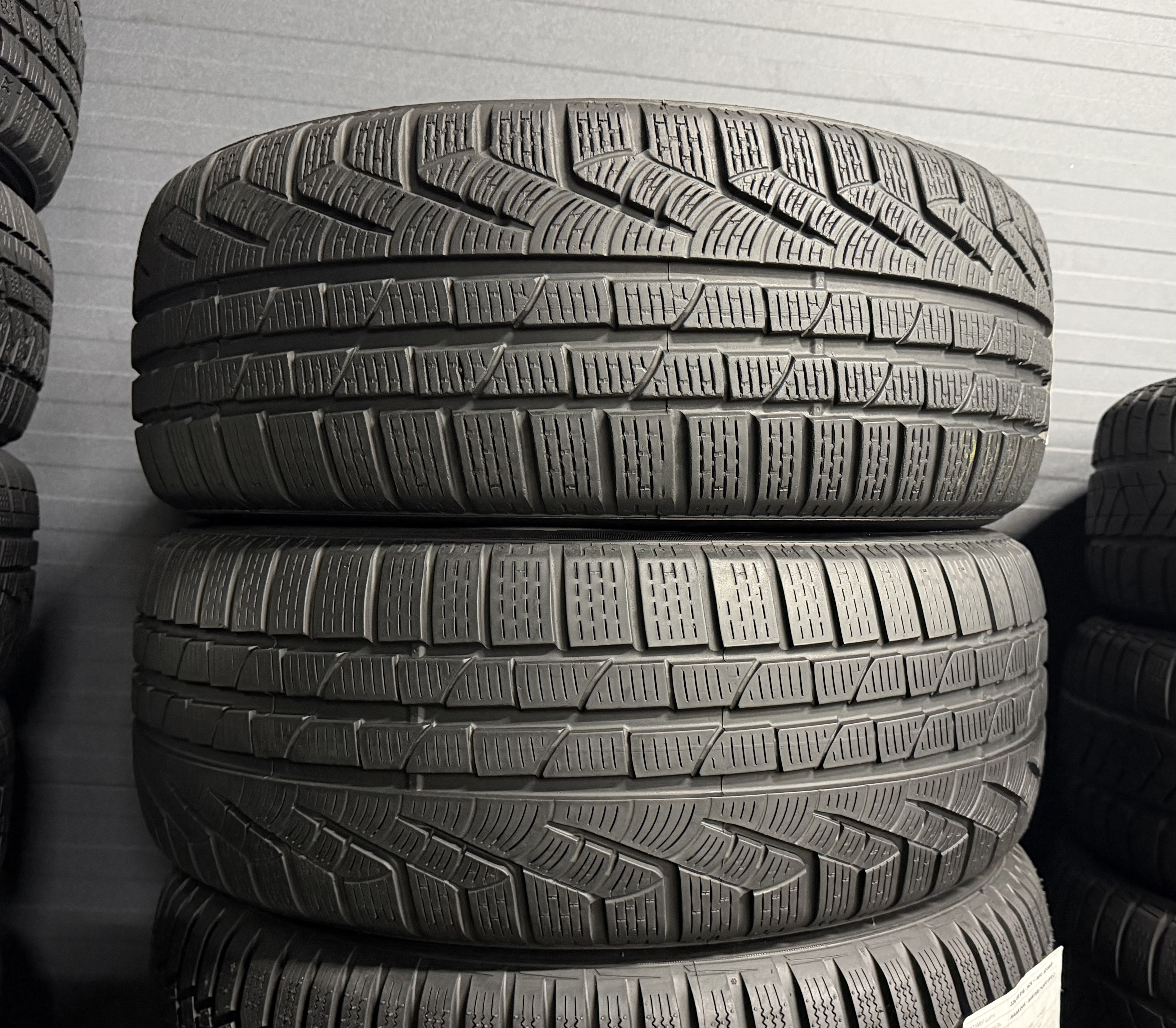 Шини б/в 225/60 R16