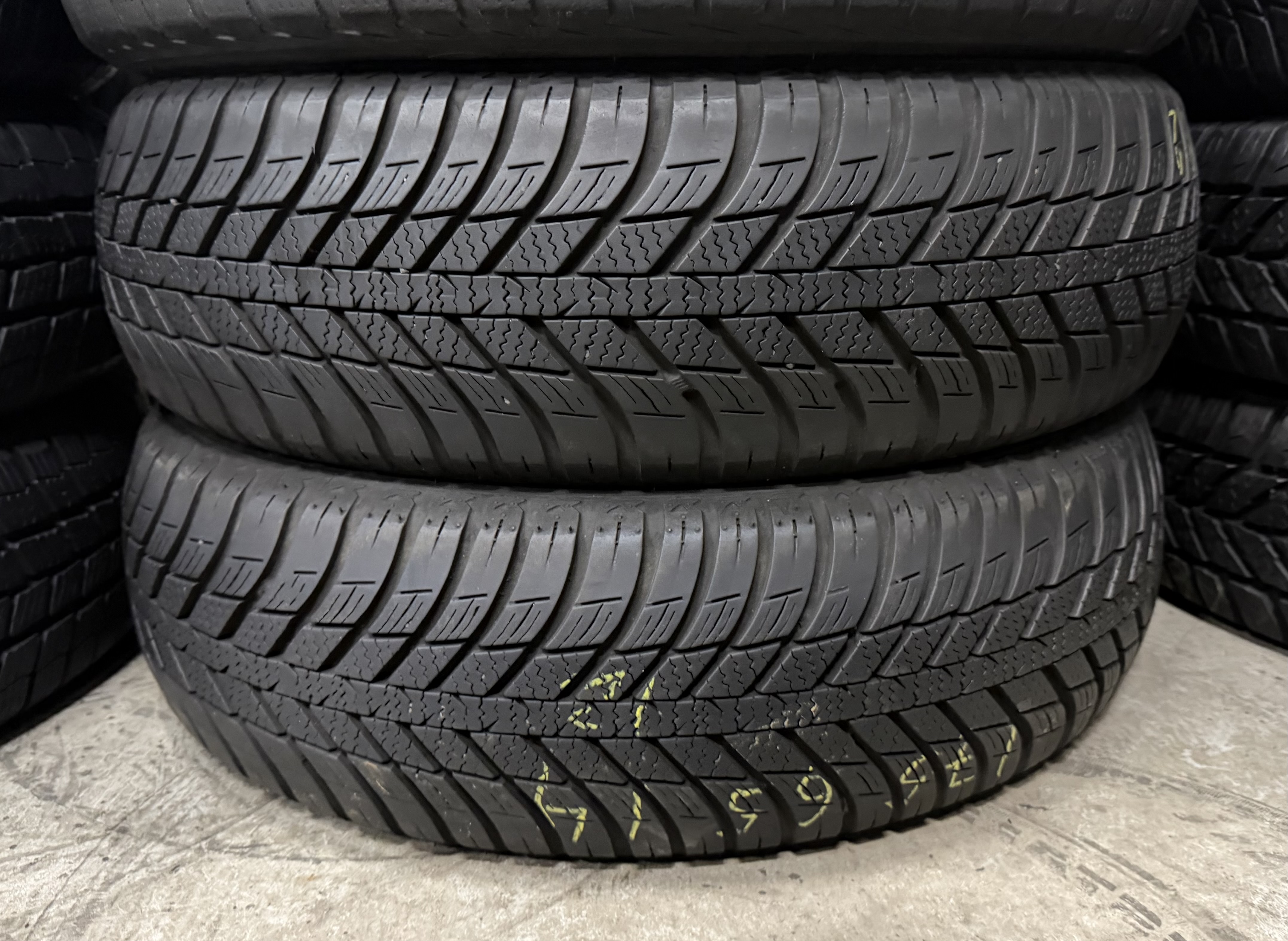 Шини б\у 175/65 R14
