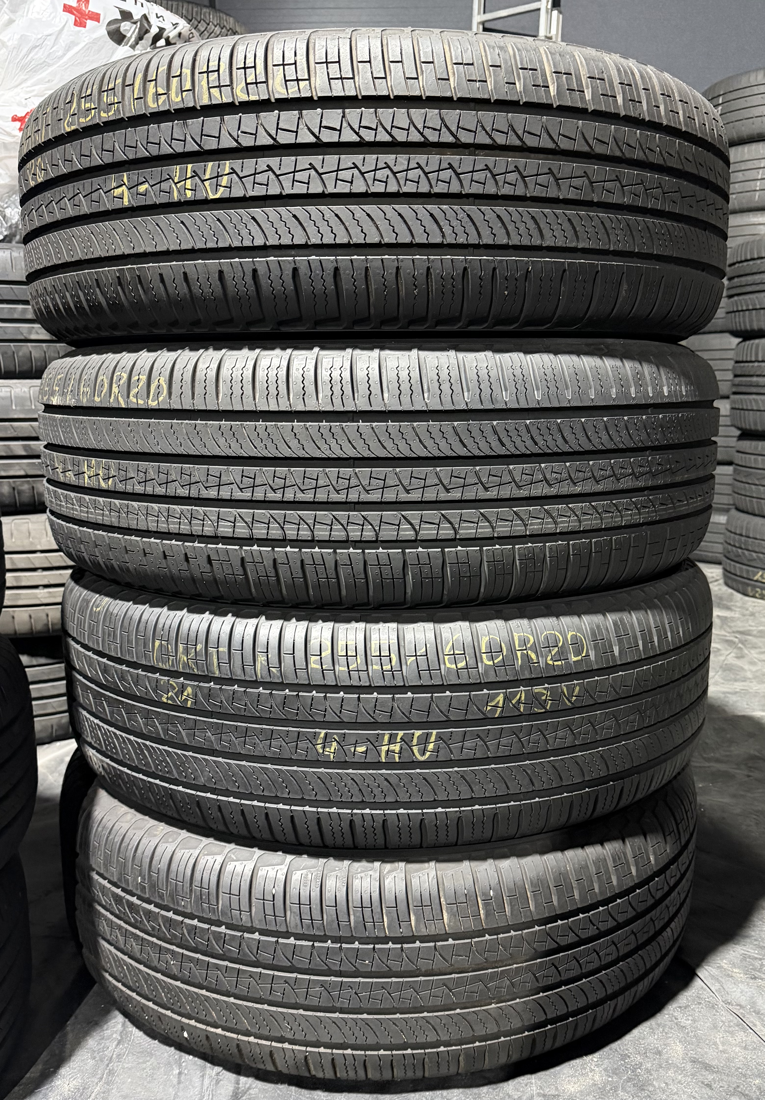 Шини б\у 255/60 R20