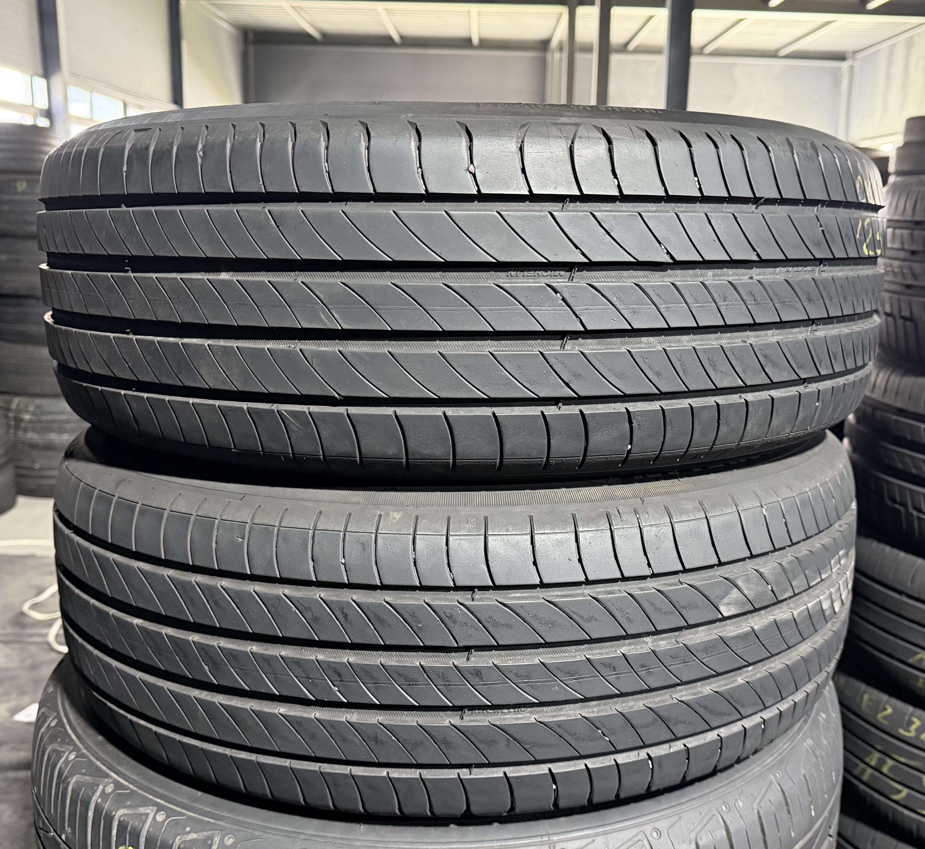 Шини б\у 205/55 R17