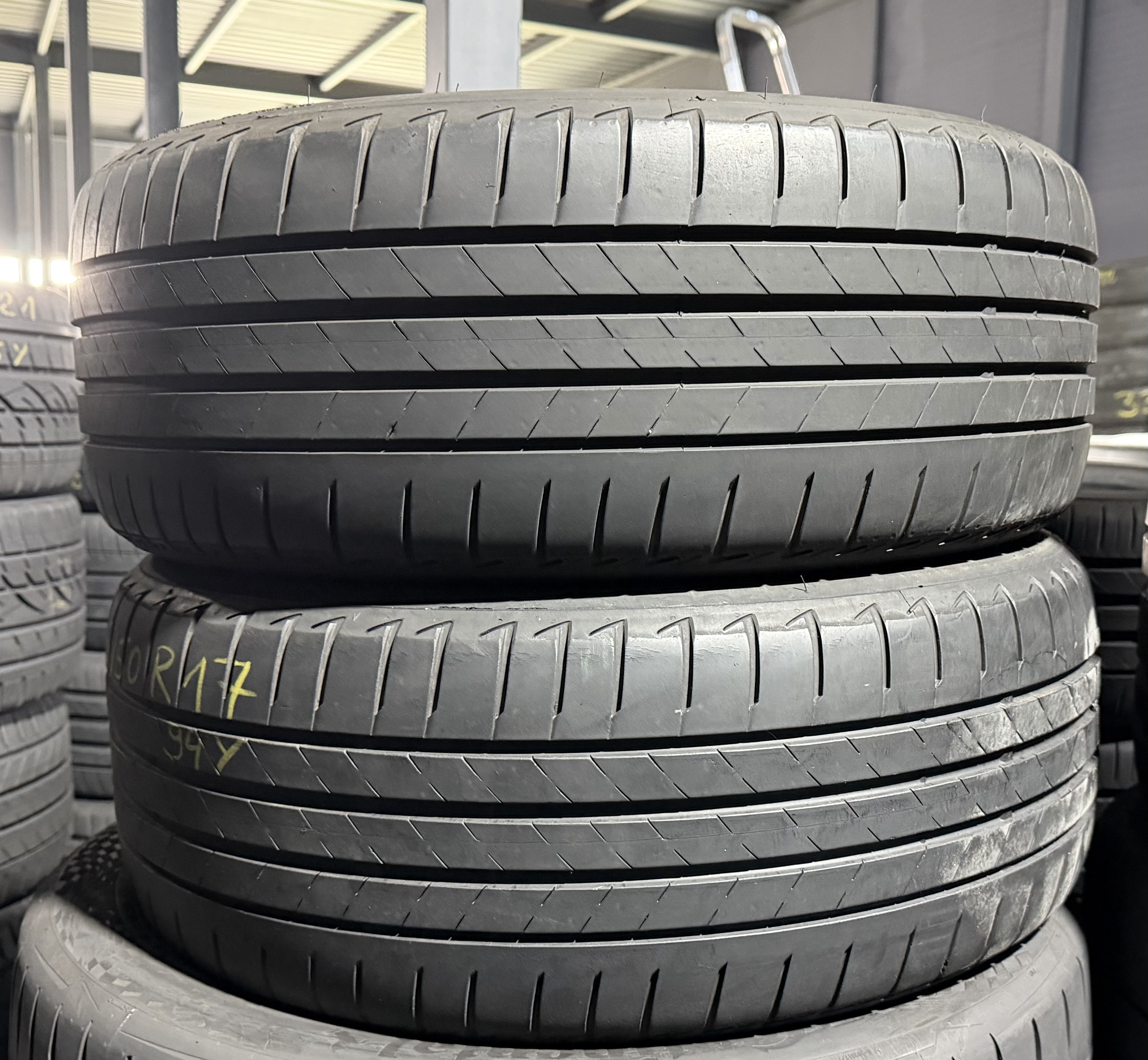 Шини б\у 225/50 R17