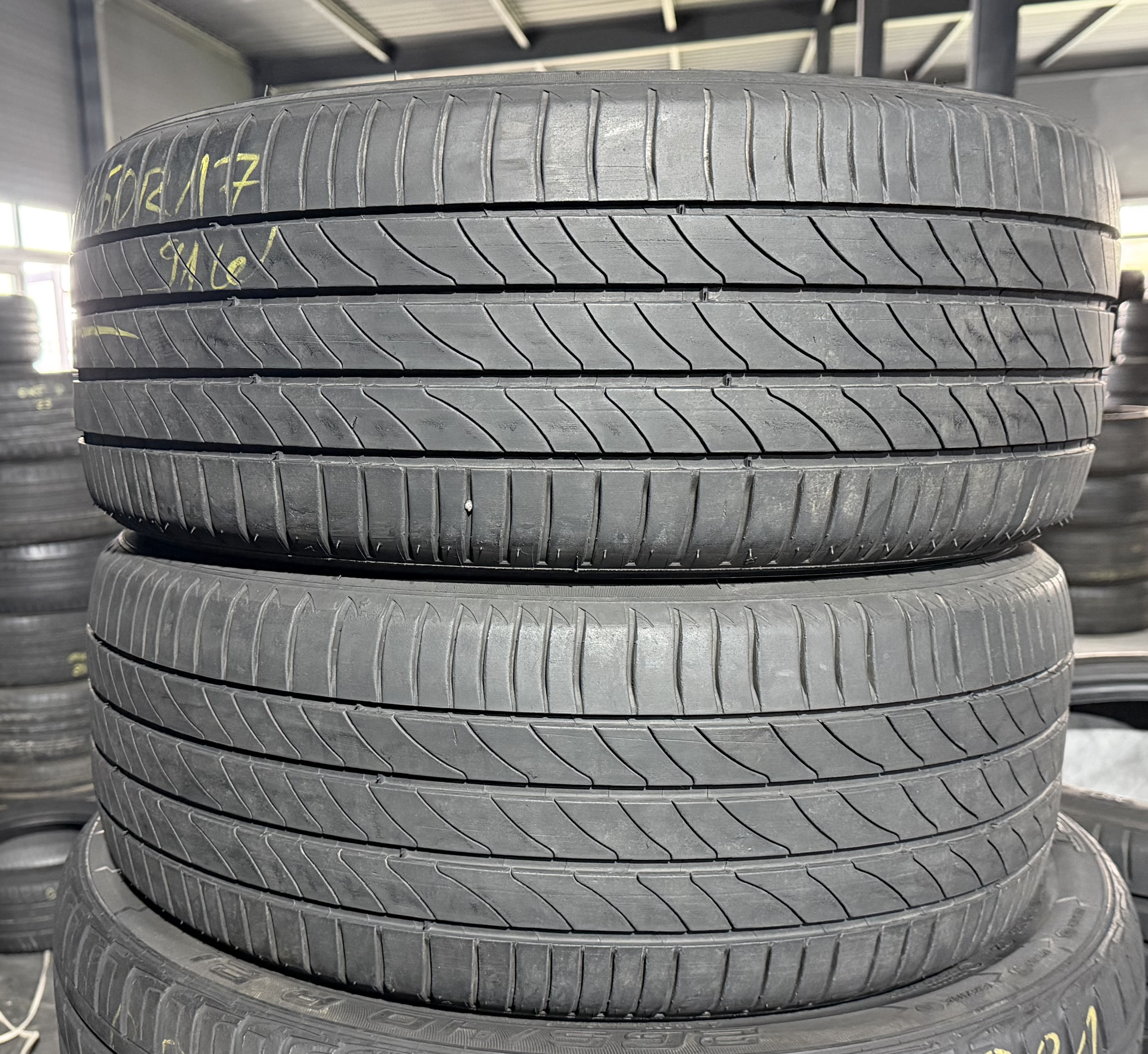 Шини б\у 215/50 R17