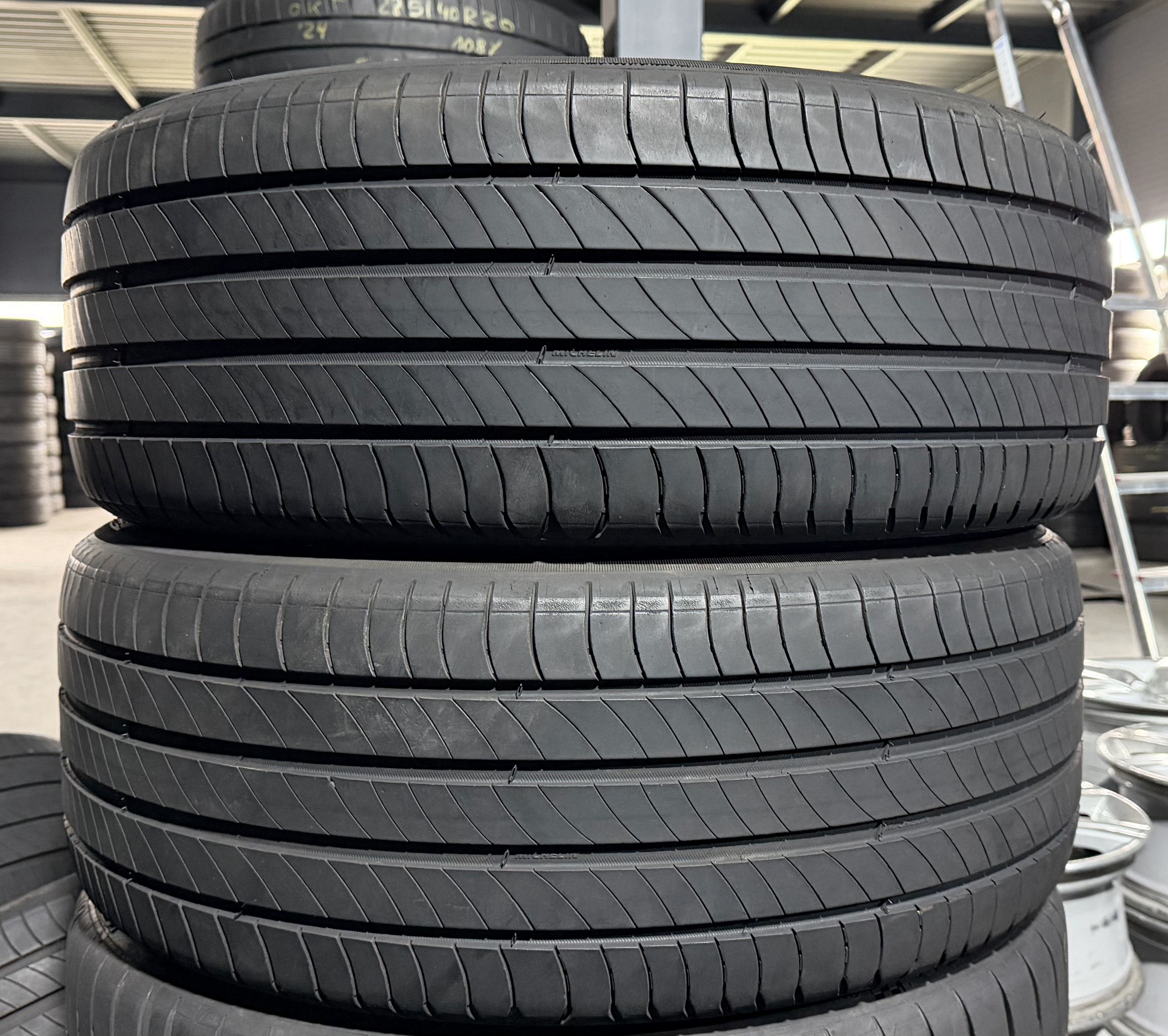 Шини б\у 235/50 R19