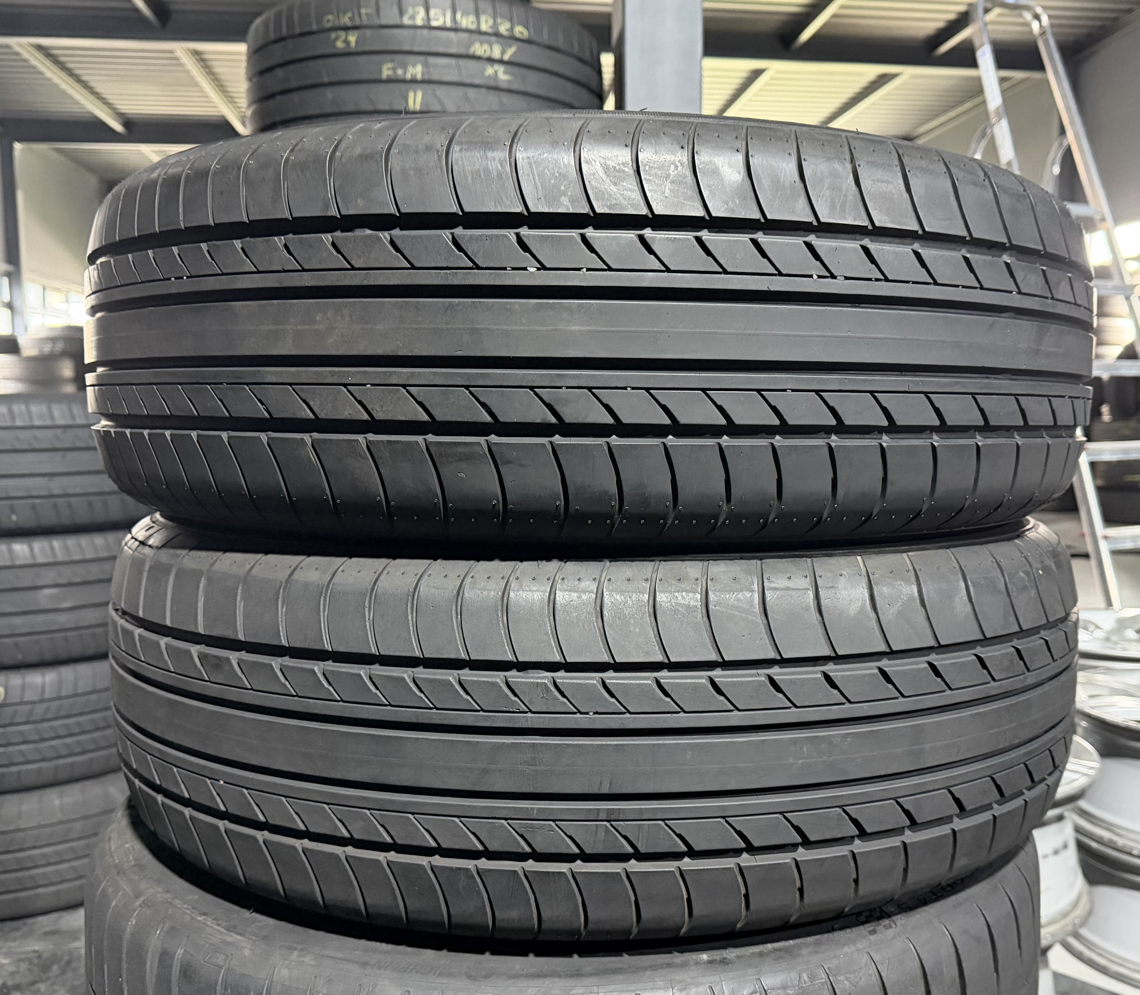 Шини б\у 225/65 R17