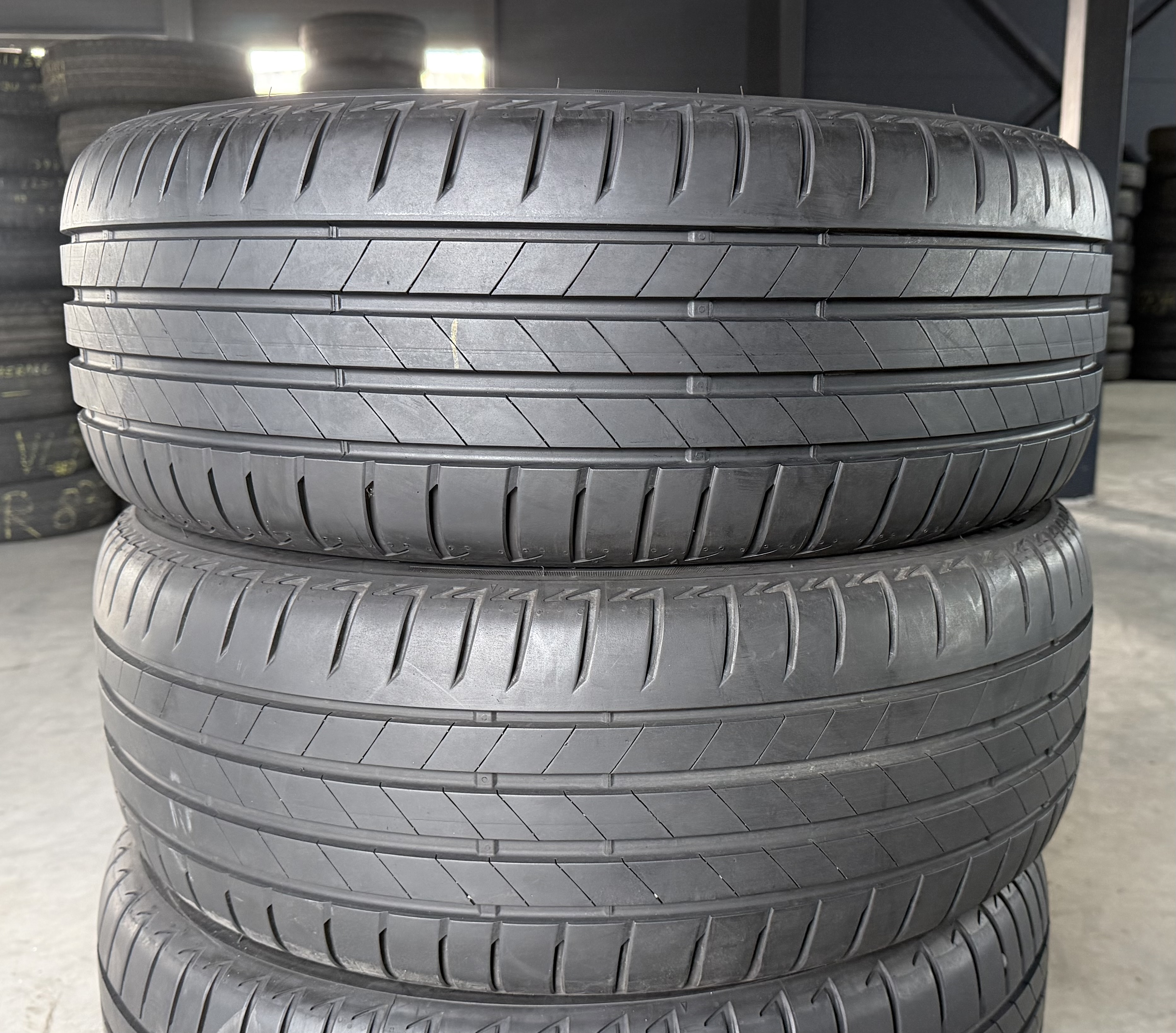 Шини б\у 225/65 R17