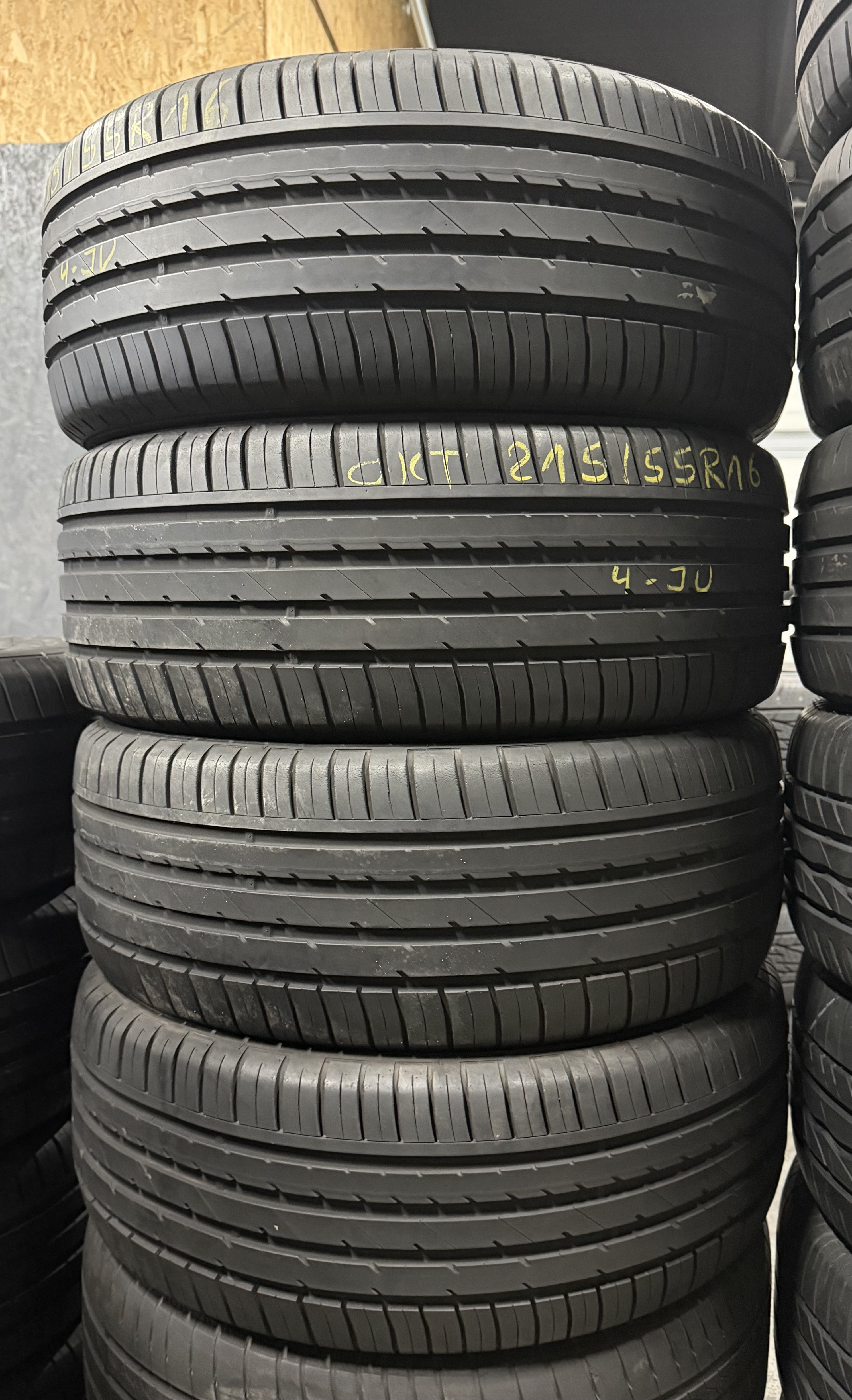 Шини б\у 215/55 R16