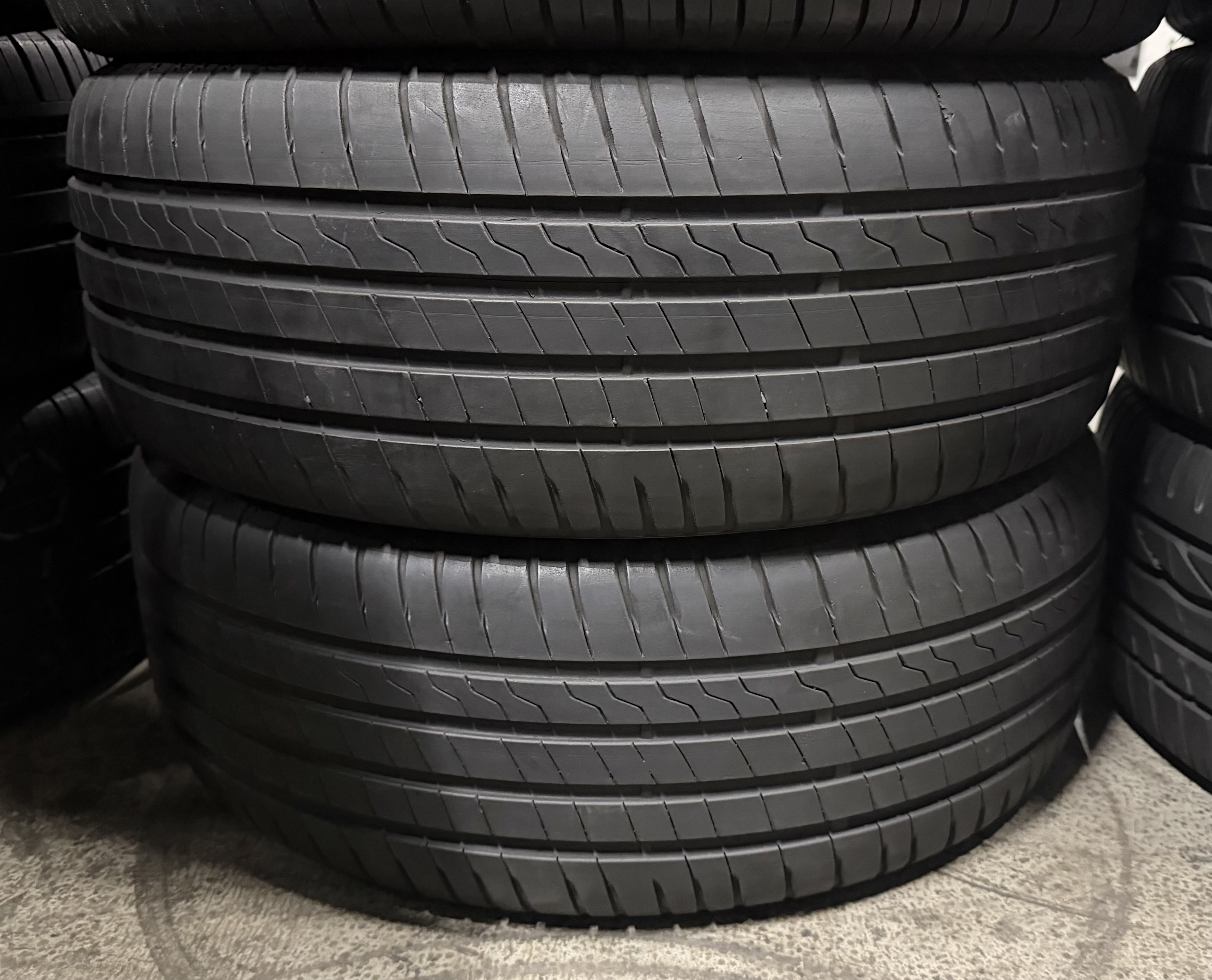 Шини б\у 215/55 R16