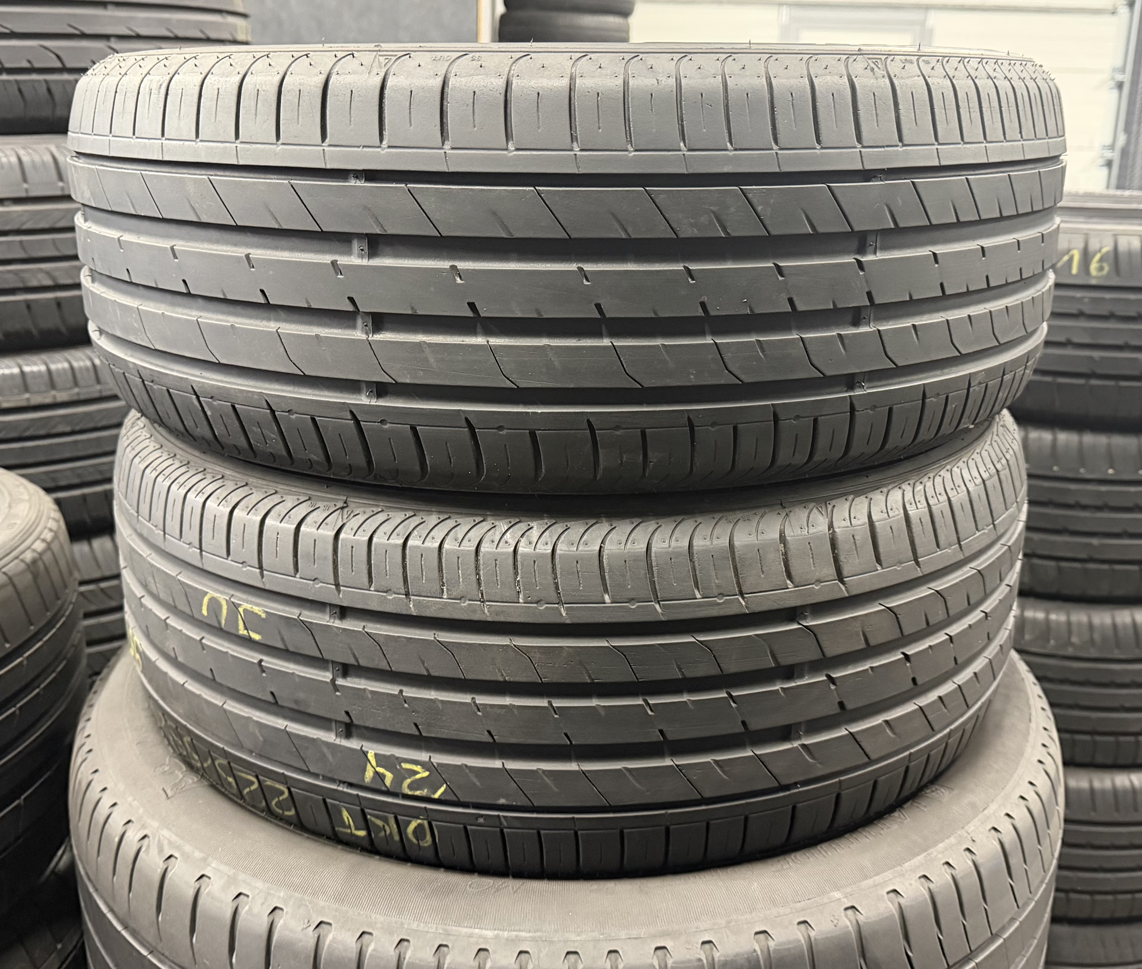 Шини б\у 225/55 R16