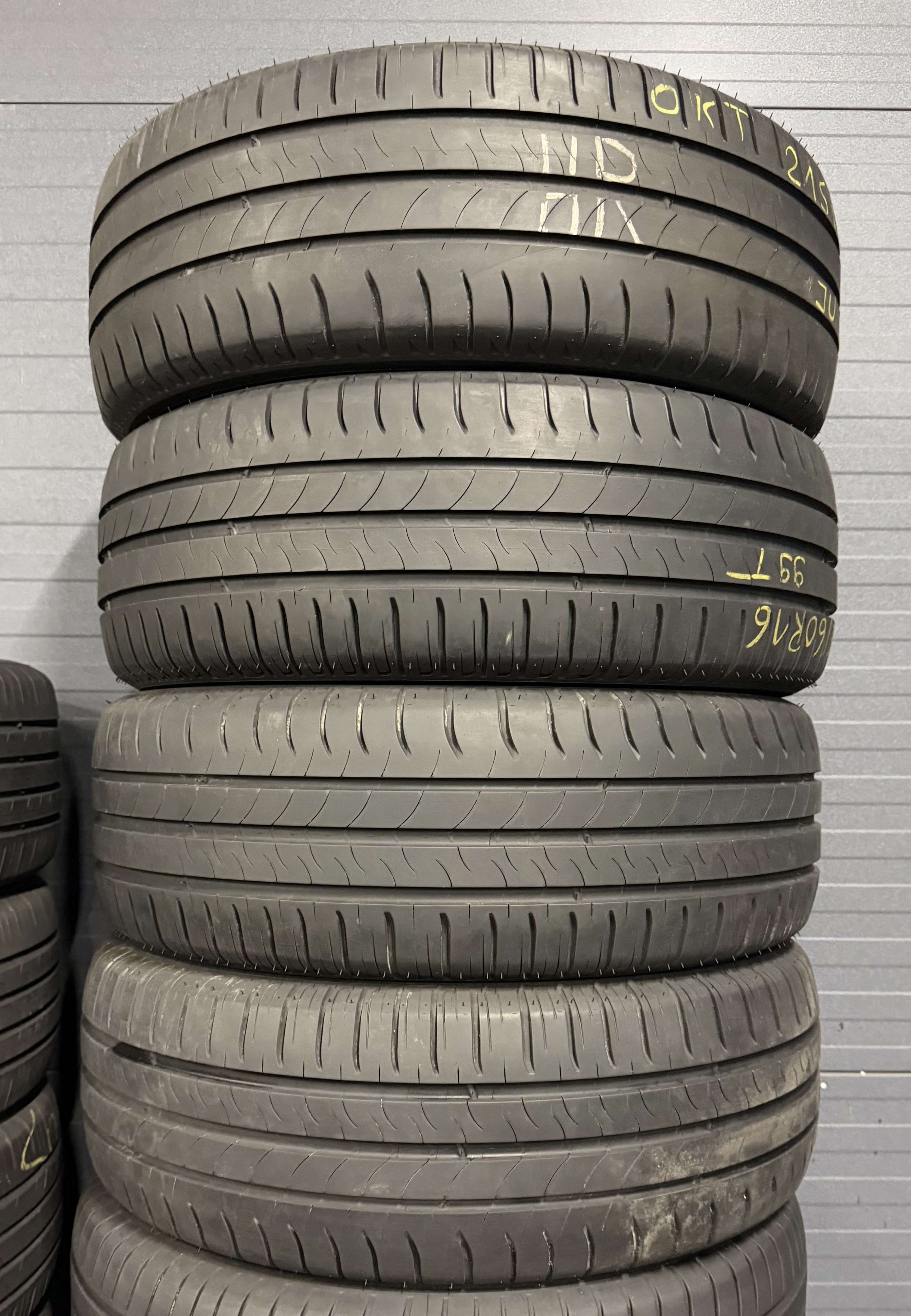 Шини б\у 215/60 R16