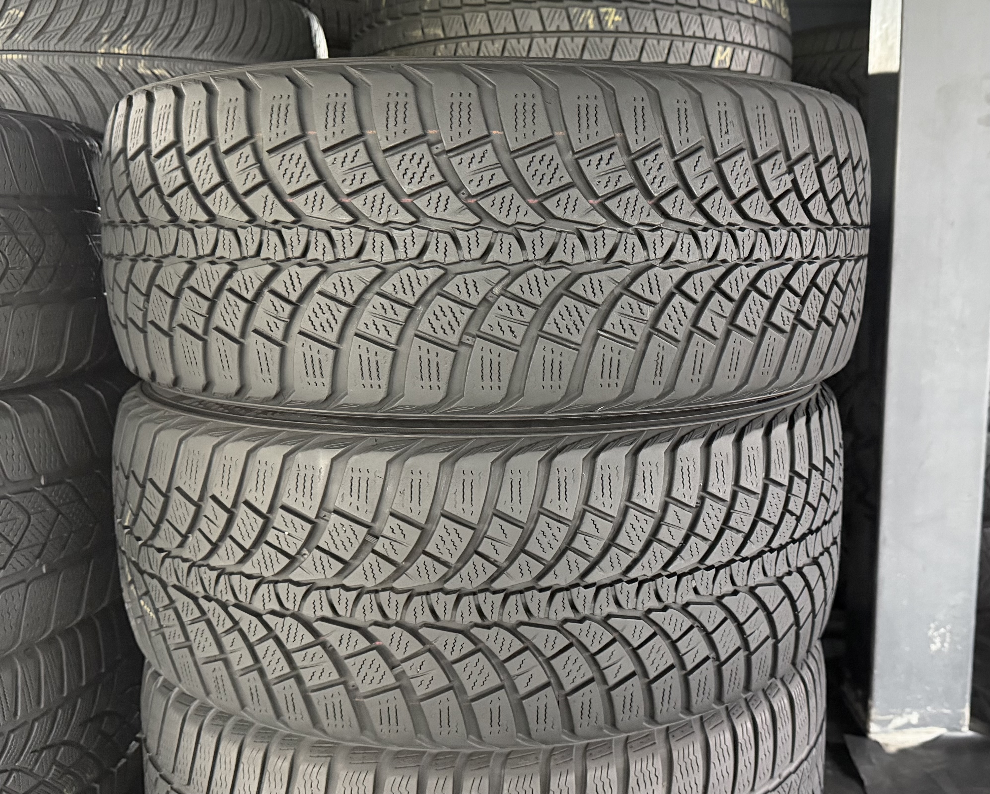 Шини б\у 225/50 R17
